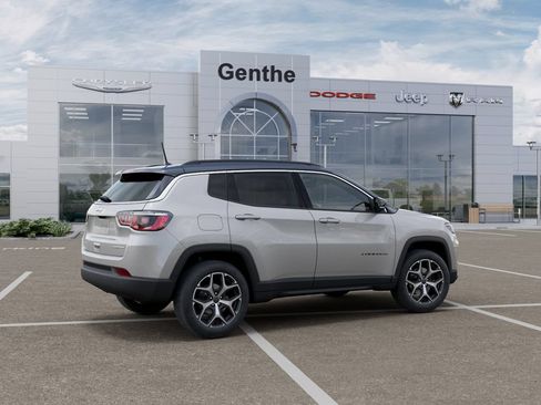 Used 2026 Jeep Compass Limited AWD/4WD image 4