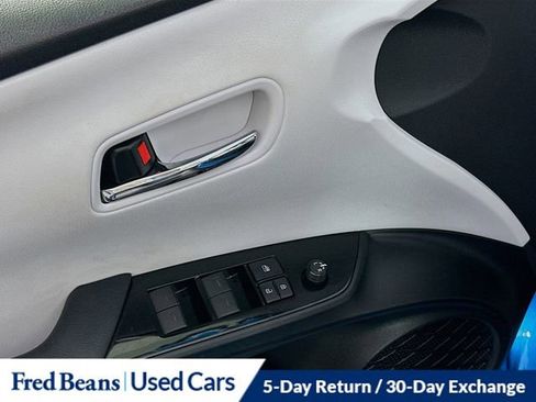 Used 2019 Toyota Prius LE image 18