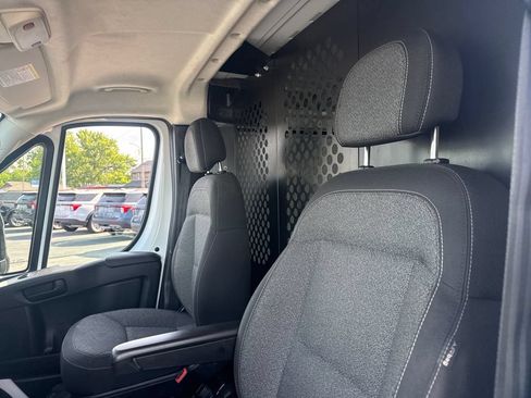 Used 2025 RAM ProMaster 2500 w/ U-Haul Equipment Group FWD image 28