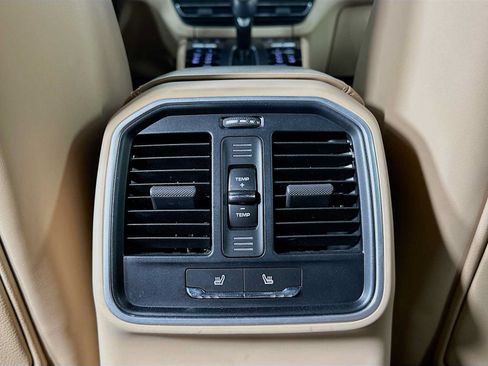 Certified 2023 Porsche Macan S AWD/4WD image 26