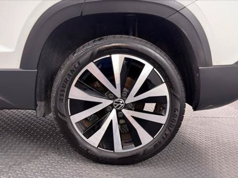 Used 2022 Volkswagen Taos SE FWD image 37
