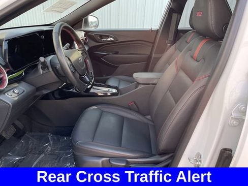 Used 2024 Chevrolet Trax RS w/ Sunroof Package FWD image 9