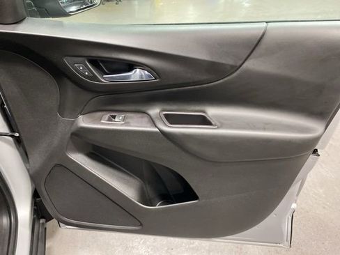 Used 2021 Chevrolet Equinox LT image 18