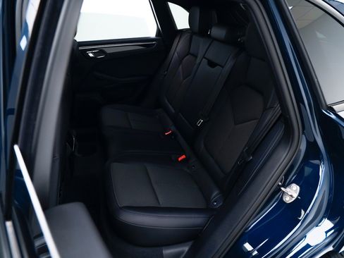 Used 2022 Porsche Macan image 29
