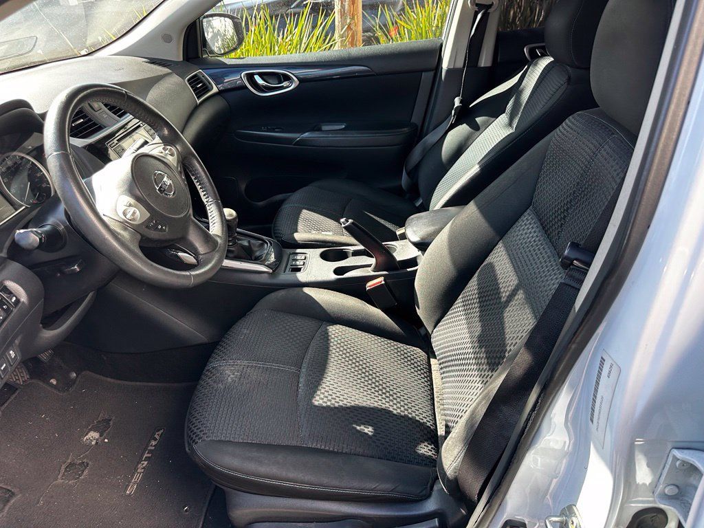 Used 2017 Nissan Sentra SR Turbo w/ SR Midnight Edition FWD image 17