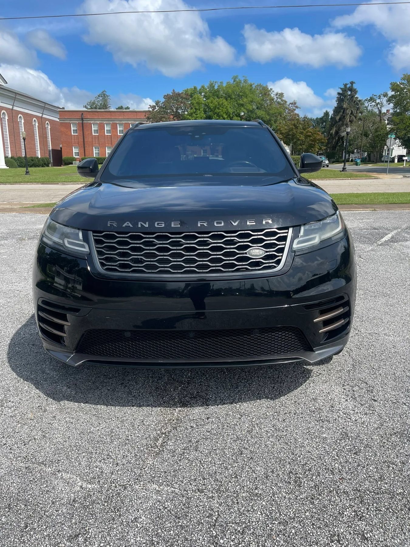 Used 2018 Land Rover Range Rover Velar R-Dynamic SE AWD/4WD image 2
