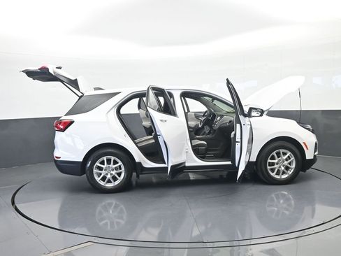 Used 2023 Chevrolet Equinox LS image 72