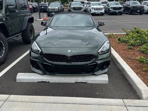 Used 2025 BMW Z4 M40i w/ Edition RWD image 1