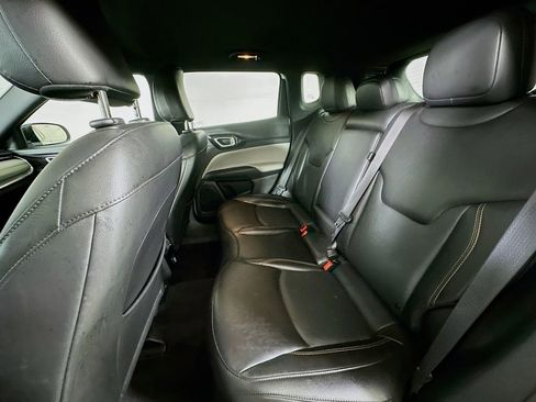 Used 2023 Jeep Compass Limited image 14