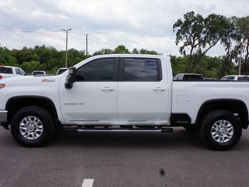 Used 2022 Chevrolet Silverado 2500 LT w/ Convenience Package AWD/4WD image 3