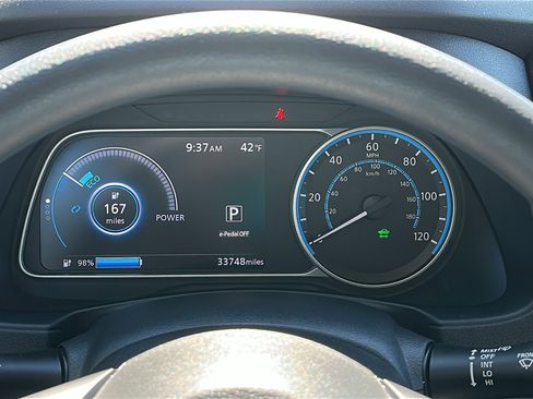 Certified 2022 Nissan Leaf S image 17