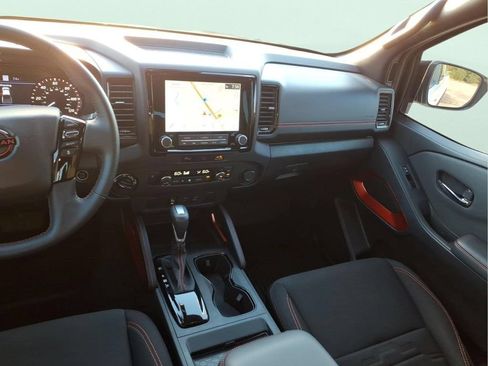 Used 2024 Nissan Frontier PRO-4X w/ Technology Package AWD/4WD image 18