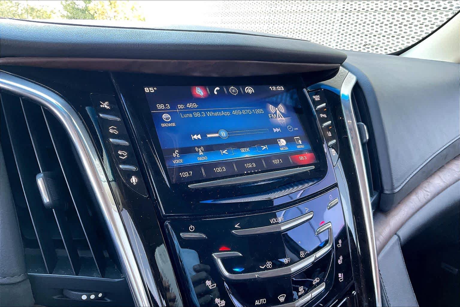Used 2015 Cadillac Escalade Premium AWD/4WD image 35