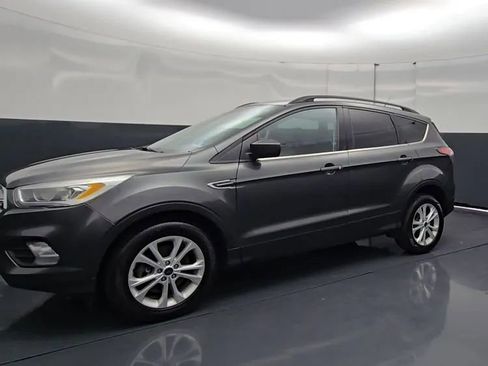 Used 2017 Ford Escape SE w/ SE Leather Comfort Package AWD/4WD image 25