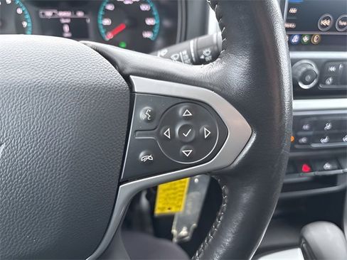 Used 2022 Chevrolet Colorado LT w/ Chrome Appearance Package image 13