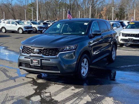 Used 2021 Kia Sorento LX image 7