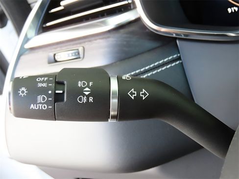 Used 2025 Jaguar F-PACE R-Dynamic S image 45