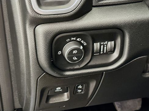 Used 2022 RAM 1500 Laramie image 17