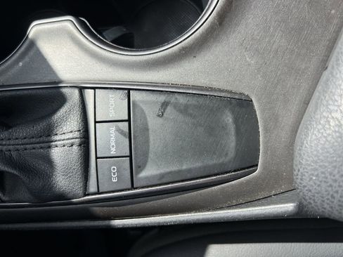 Used 2023 Toyota Camry SE FWD image 29