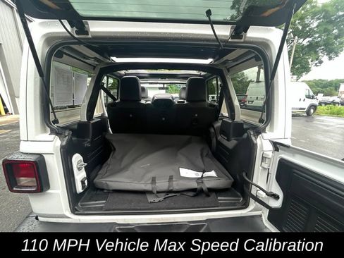 Used 2023 Jeep Wrangler Unlimited Sahara AWD/4WD image 36