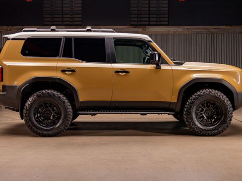 Used 2024 Toyota Land Cruiser Base image 11