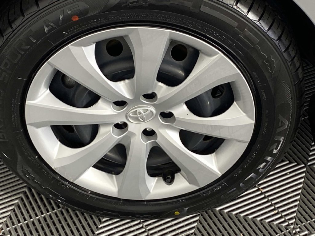 Used 2023 Toyota Corolla LE w/ Carpet Mat Package (TMS) FWD image 26