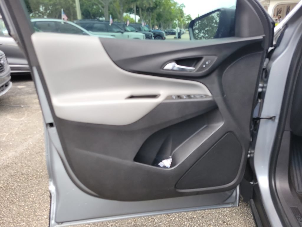 Used 2023 Chevrolet Equinox LS FWD image 13