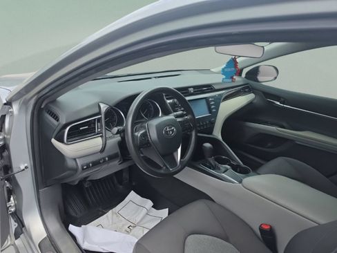 Used 2019 Toyota Camry LE FWD image 11