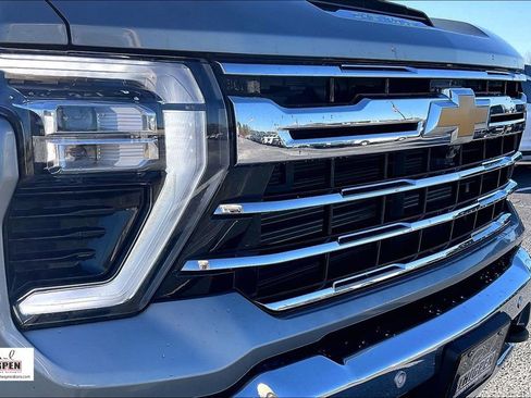 Used 2024 Chevrolet Silverado 2500 LTZ w/ LTZ Convenience Package image 28