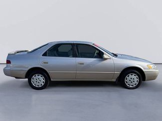 Used 1997 Toyota Camry LE video 3