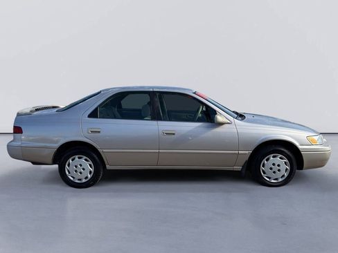 Used 1997 Toyota Camry LE image 3
