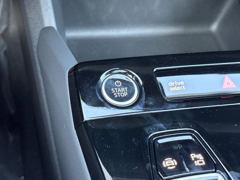 New 2025 Audi Q6 e-tron Premium Plus image 22