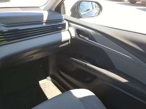 Used 2025 Toyota Camry LE image 15