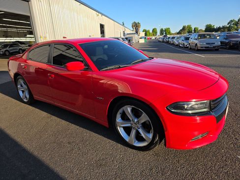 Used 2016 Dodge Charger R/T RWD image 4