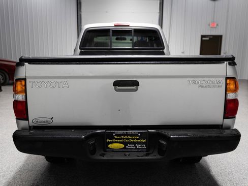 Used 2004 Toyota Tacoma PreRunner image 5