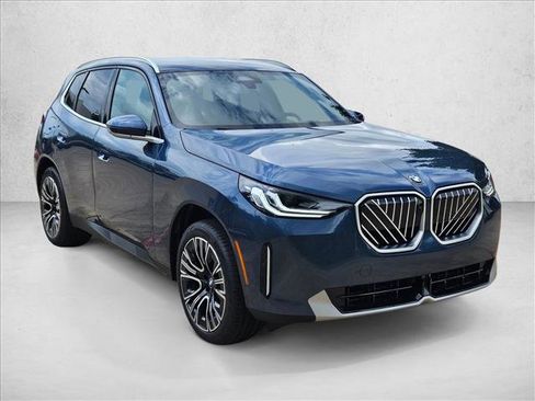 Certified 2025 BMW X3 xDrive30i w/ Premium Package image 3