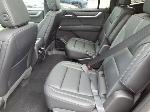 New 2026 GMC Acadia Elevation image 7