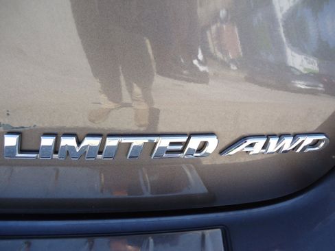 Used 2018 Toyota Highlander Limited Platinum AWD/4WD image 10