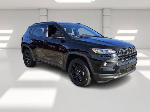 New 2026 Jeep Compass Latitude image 7