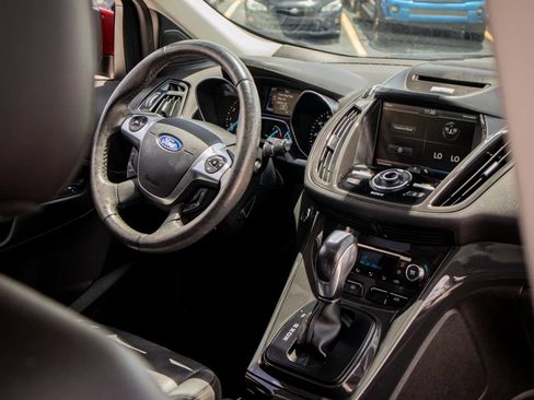 Used 2014 Ford Escape Titanium FWD image 21