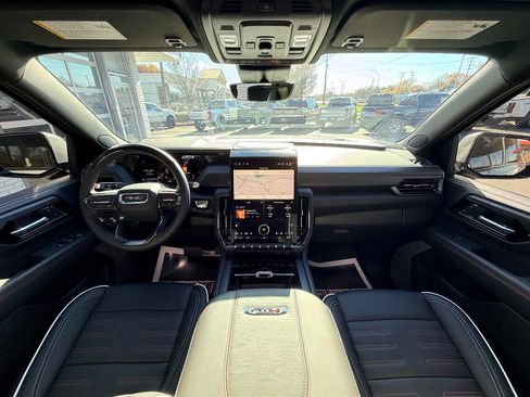 Used 2025 GMC Yukon AT4 Ultimate w/ LPO, Floor Liner Package image 37