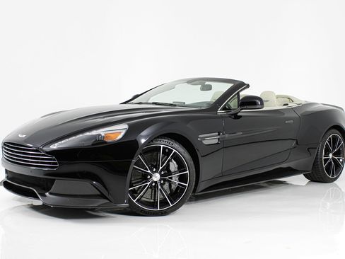 Used 2014 Aston Martin Vanquish Volante RWD image 49