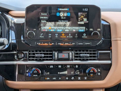 Used 2025 Nissan Pathfinder Platinum AWD/4WD image 21