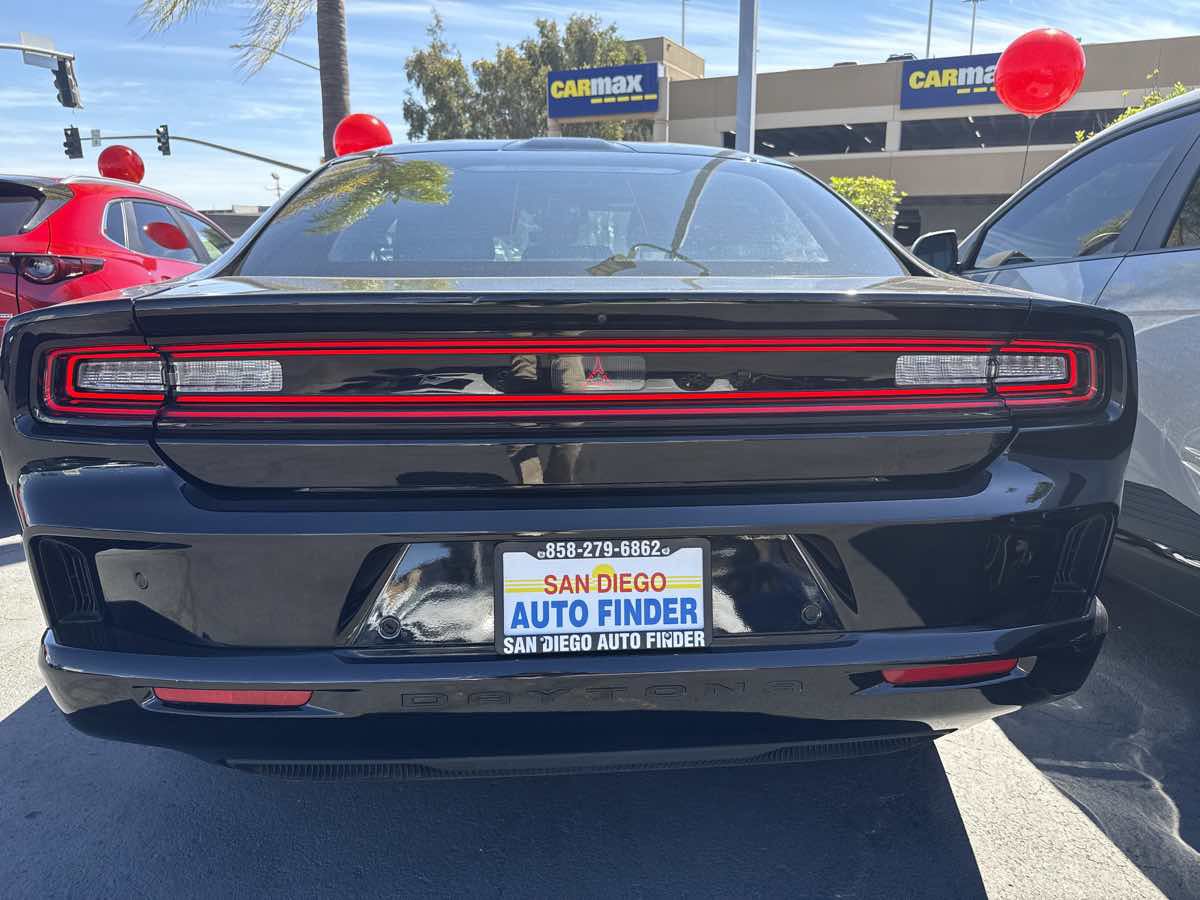 Used 2025 Dodge Charger Daytona R/T w/ Quick Order Package 25M R/T AWD/4WD image 2