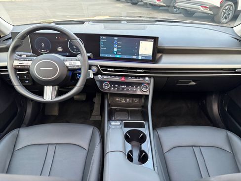 Used 2025 Hyundai Sonata Limited FWD image 28