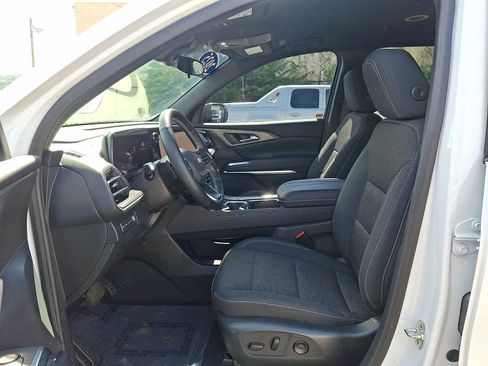 Used 2025 Chevrolet Traverse LT w/ Driver Confidence Package AWD/4WD image 14