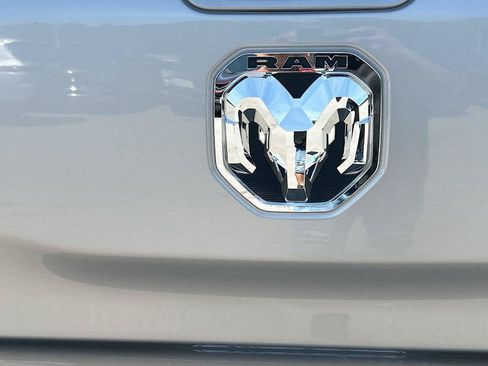 Used 2022 RAM 1500 Big Horn AWD/4WD image 12
