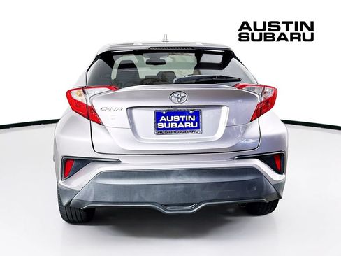 Used 2019 Toyota C-HR XLE FWD image 6