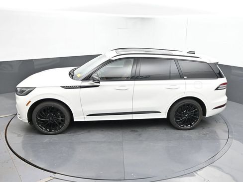 Used 2025 Lincoln Aviator Reserve w/ Luxury Package AWD/4WD image 36