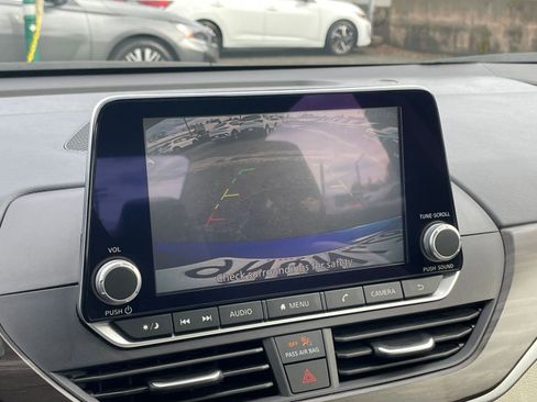 Used 2025 Nissan Altima 2.5 SV image 23